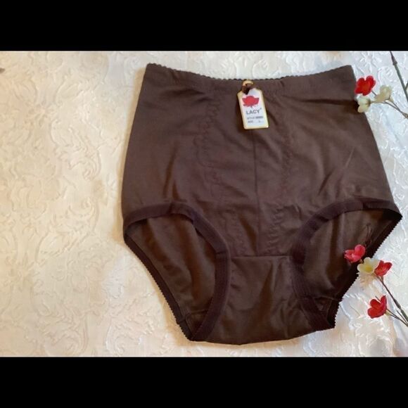 Lacy assorted embroidery design print panties L - Picture 4 of 9